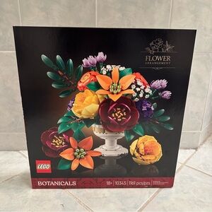 Sealed LEGO Botanicals Flower Arrangement style 10345